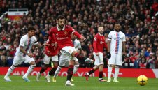  Юнайтед трепери, но все пак победи Кристъл Палас