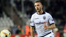 Твърда "пейка" преговаря с Левски