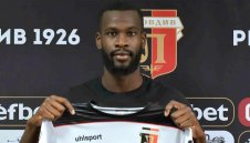 ОФИЦИАЛНО: Локо Пловдив взе бивш защитник на ПСЖ