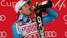 Янсруд ги би във Вал Д'Изер и се изравни с Хиршер на върха