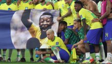 Кантона за Пеле: Поезия и усещане за вечност