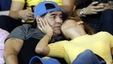 Слаби ангели и безброй жени: Марадона направил поне 11 деца