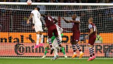 Тотнъм падна в дебюта на Ангелос Постекоглу