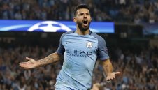 На Острова: Кун подписа със Сити до 2020 година