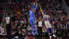 Кармело мина 25 000 точки, Тъндър с нова победа