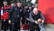 Феновете на ЦСКА към Томаш: Оставка!