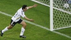 Германия с инфарктна победа