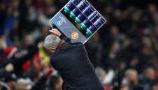 Моуриньо за реакцията си при гола: Експлодирах! Фенове си чупиха телевизорите от радост