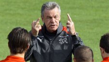 Генерала показал среден пръст на самозабравили се китайци
