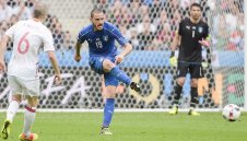 След Погба Юнайтед пожела и Бонучи 