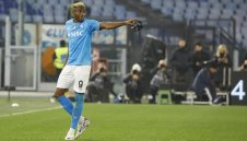 И Ман Юнайтед се оглежда за Осимен