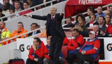 Клиши иска Венгер да остане в Арсенал