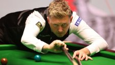 Войнът дръпна на Гилбърт и гледа към финала