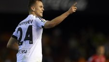 Героят на Русия от световното отива във Валенсия