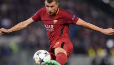 Уникален гол на Джеко носи победа на Рома