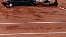 Цонга на полуфинал в Париж