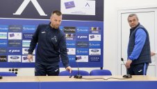 За 15 години: Трети треньор на Левски започва с ЦСКА