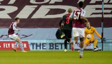 Куриоз на "Вила Парк": Фабиньо, върни ми фланелката! + ВИДЕО