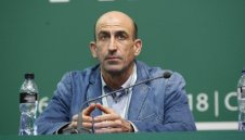 Лечков се изгаври с Бербатов: На какво е кандидат? На зеленчуковата борса ли?