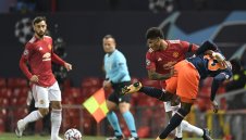 Вдъхновяващ Юнайтед разпиля Истанбул ББ за едно полувреме