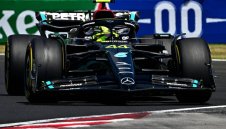 Изненада! Хамилтън шокира Макс и грабна полопозицията в Унгария