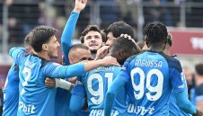 Наполи разфасова "биковете" и изстудява шампанското