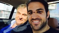 Чарли Адам "гримира" Фабрегас + СНИМКИ и ВИДЕО