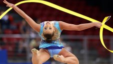 Грациите ни развъртяха бухалките