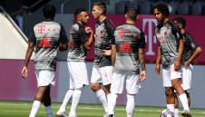 От чашка на чашка: Звезда на Байерн купи бар