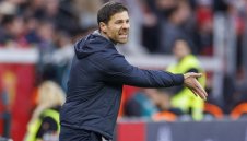 Шаби Алонсо хленчи след провала срещу третодизионен отбор