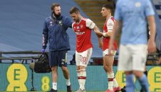 Мустафи отсвири Арсенал за нов договор, тръгва си без пари