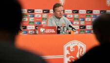 След резила в Шампионска лига: Роналд Куман поема Барселона?