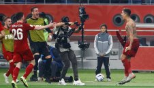 Ливърпул е на върха на света!