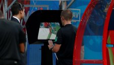 VAR не променя футбола, а го чисти от грешки