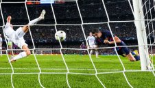 Класата си е класа! За Лева няма значение къде играе