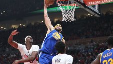 Голдън Стейт не остави шанс на Портланд