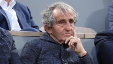 Шок! Ограбиха и раниха в главата Ален Прост