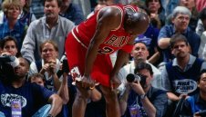 Точно преди 20 години Джордън наниза 38 точки с грип