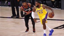 Лейкърс надви убедително Портланд, ЛеБрон с антирекорд