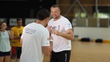 Трета онлайн тренировка по кикбокс със Семи Шилт &ndash; на 25 април от 18 часа