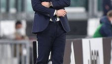 Пирло каза дали хвърля оставка  