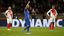 Героят Игуаин счупи каръка 