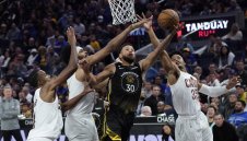 Къри изравни постижежние на Майкъл Джордан