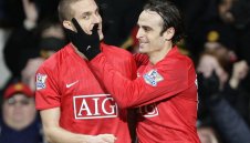 Сърбите пищят: Как може Бербатов да е по-добър от Видич?! + СНИМКА