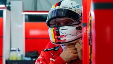 Фетел ще смени Перес в Астън Мартин