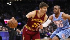 Корвър напомни за себе си и Кливланд спря пропадането