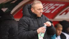 Черно море се разделя с халф