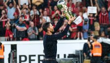 Леверкузен грабна Суперкупата след дузпи