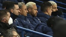 Ас на ПСЖ подслони 30 украински бежанци