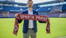 Бивш треньор на Интер пое Спарта (Прага)